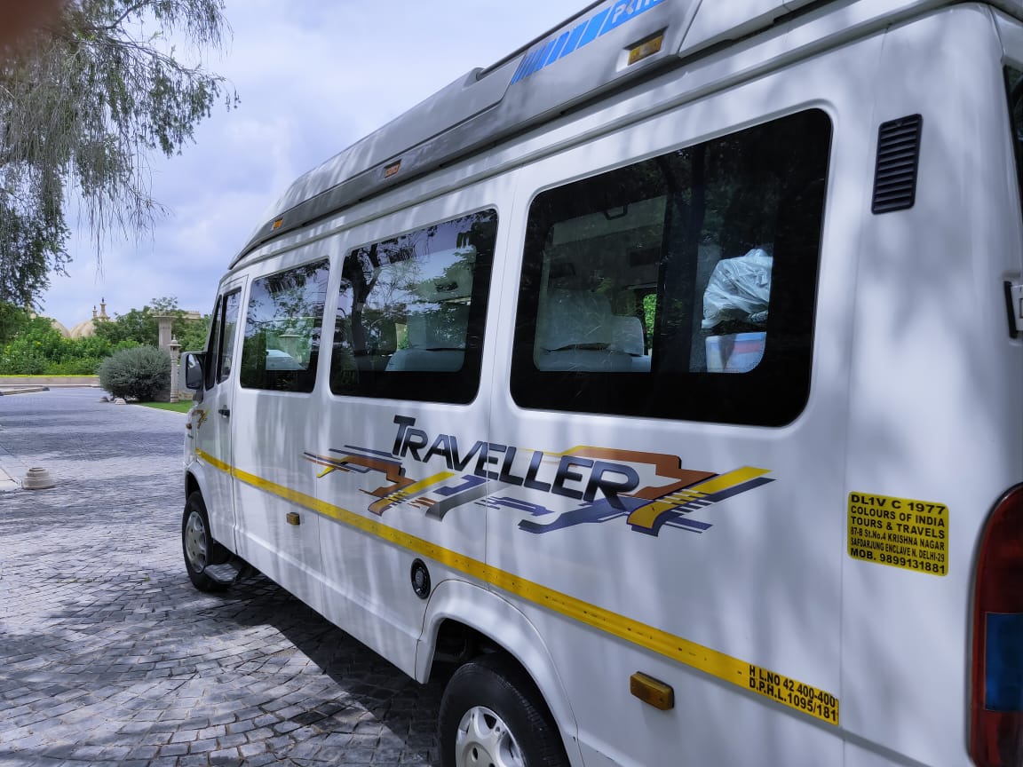 Tempo Traveler